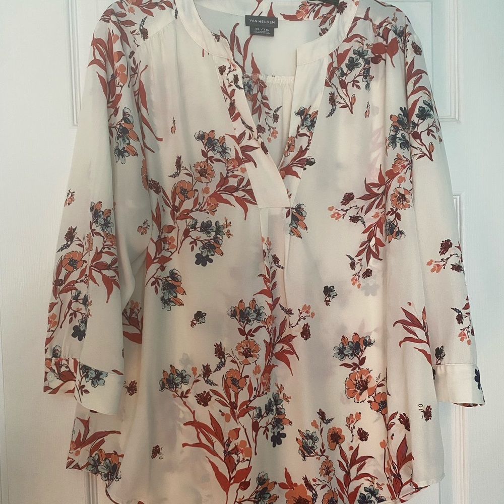 White floral v neck blouse